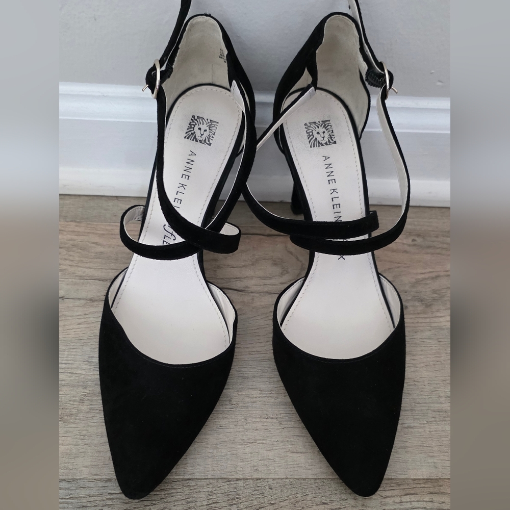 Anne Klein Women's Suede Black Heels Size 7.5